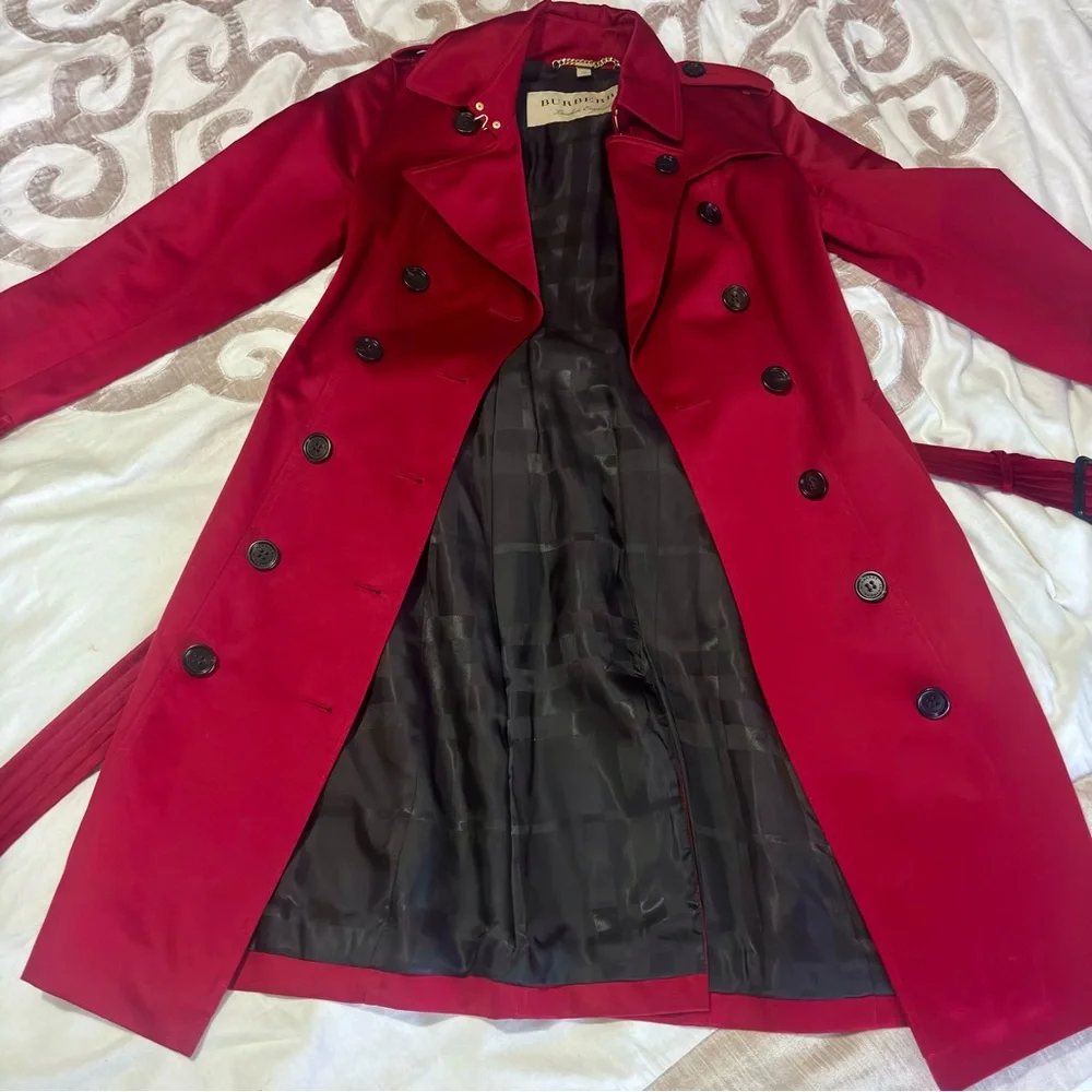 If sultry seductress is your vibe…this sexy, scarlet Burberry trench & u r MFEO - Picture 7 of 11